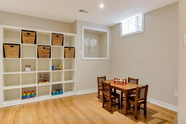 Additional image 25 of 1083 Easterbrook Cres