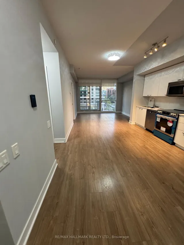 Additional image 11 of 30 Roehampton Ave Unit 418