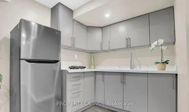 Additional image 32 of 17 Aird Crt