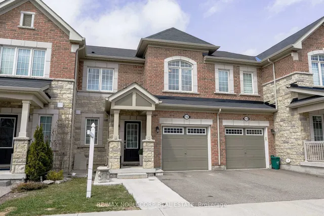 1152 Duignan Cres