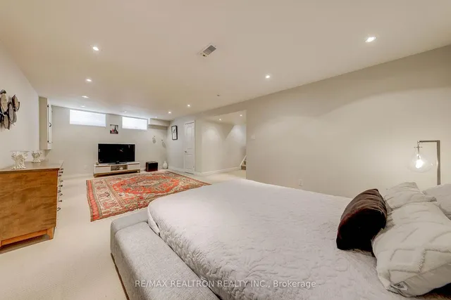 Additional image 44 of 55 Tollerton Ave