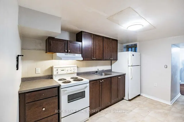 Additional image 42 of 58 Erie Ave