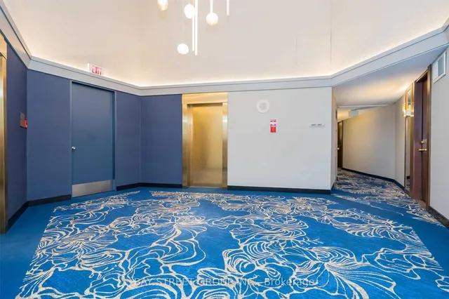 Additional image 2 of 33 Harbour Sq Unit 3019