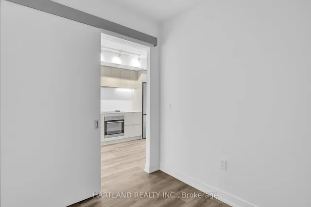 Additional image 9 of 1 Jarvis St Unit 928