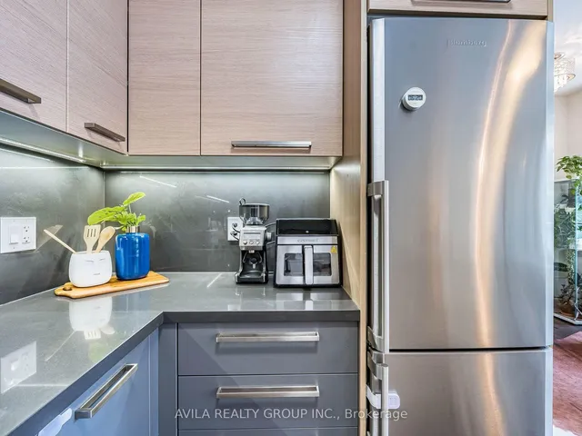 Additional image 13 of 36 Park Lawn Rd Unit 410