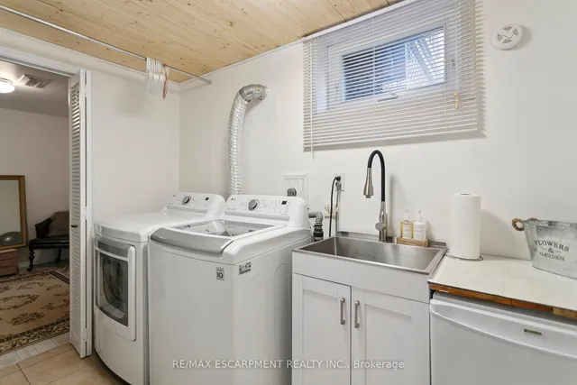 Additional image 36 of 2187 Sandringham Dr