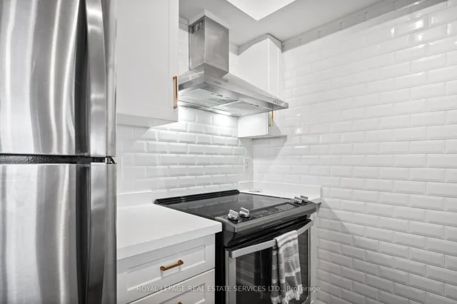 Additional image 4 of 61 Heintzman St Unit 812