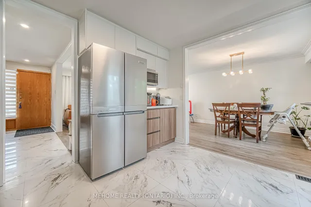 Additional image 17 of 25 Urbandale Ave