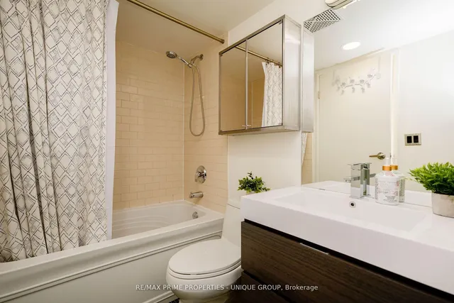 Additional image 24 of 388 Richmond St Unit 923