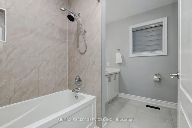 Additional image 26 of 44 Lormel Gate