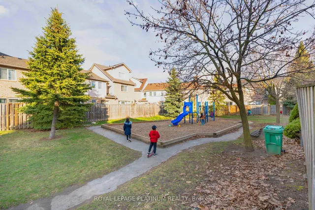 Additional image 32 of 41 Spadina Rd