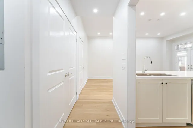 Additional image 8 of 2326 TAUNTON Rd Unit 103