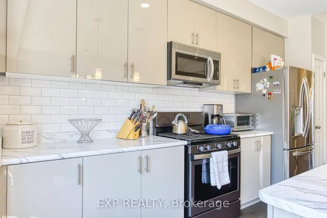 Additional image 15 of 42 Pinot Cres