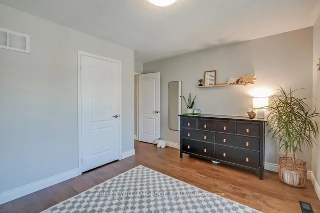 Additional image 28 of 58 Laurendale Ave