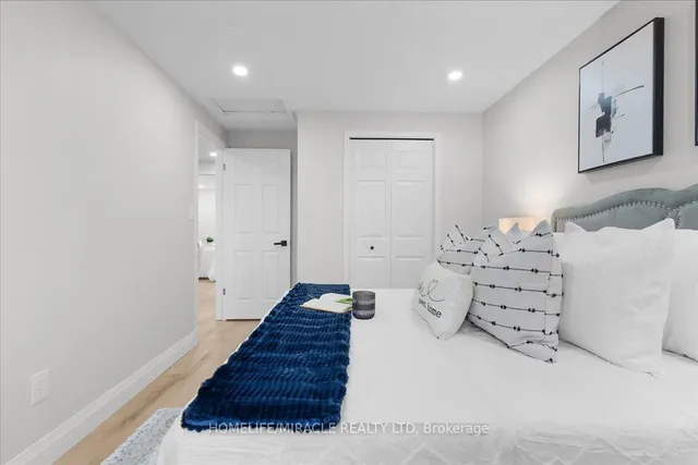 Additional image 23 of 102 Northmanor Cres