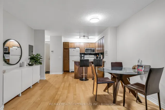 Additional image 10 of 763 Bay St Unit 404