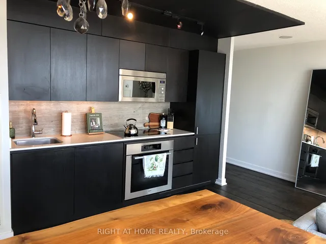 Additional image 16 of 15 Iceboat Terr Unit 2709