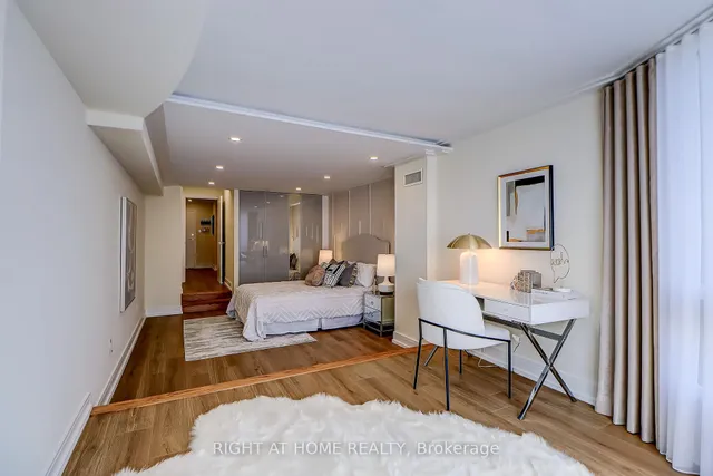 Additional image 27 of 130 Carlton St Unit 1207