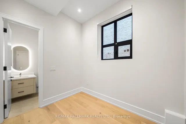 Additional image 43 of 118 Airdrie Rd