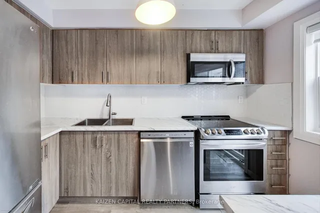 Additional image 2 of 98 Spadina Rd Unit 98