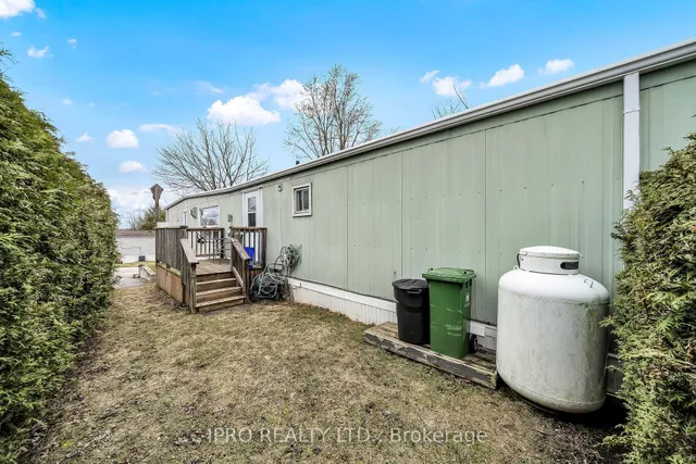 Additional image 26 of 137 Maple Cres