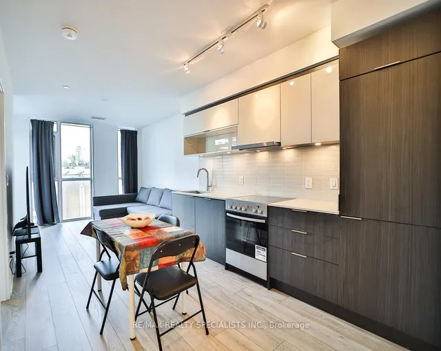 Additional image 3 of 159 WELLESLEY St Unit 404