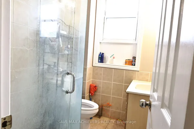 Additional image 32 of 1820 Dundas St