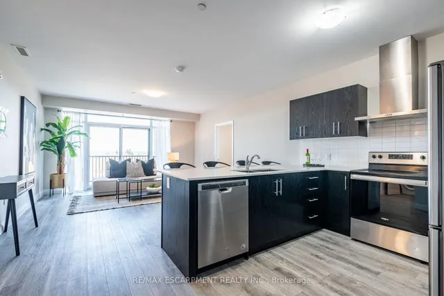 Additional image 4 of 1 Redfern Ave Unit 441