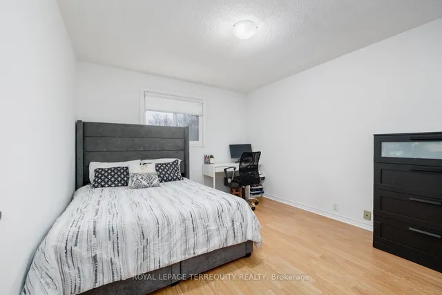 Additional image 17 of 77 Warwick Castle Crt