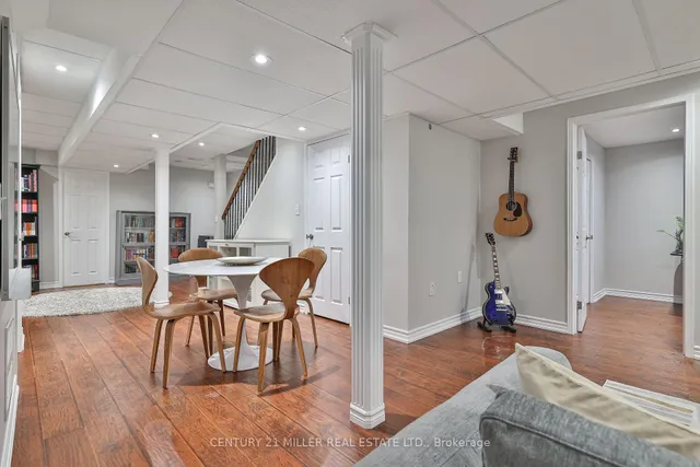 Additional image 36 of 4072 Gunby Cres