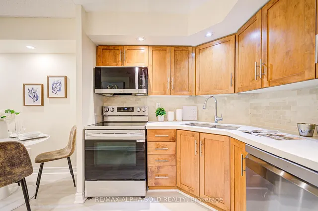 Additional image 11 of 250 Wellington St Unit 246