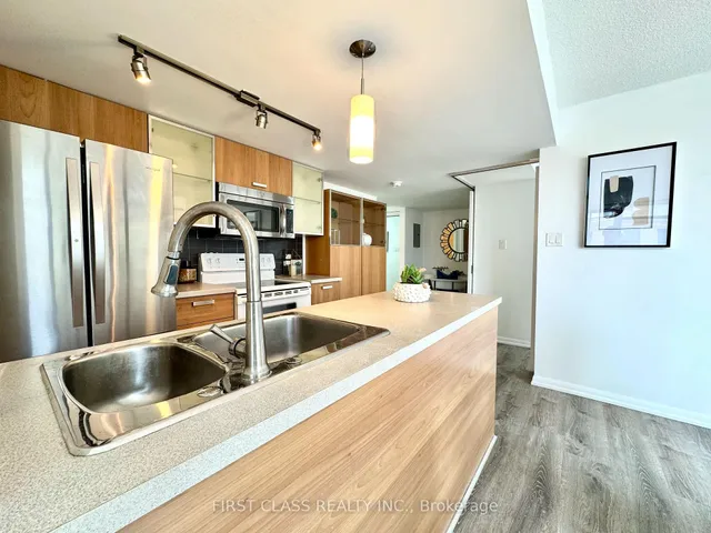 Additional image 11 of 38 Grenville St Unit 1107