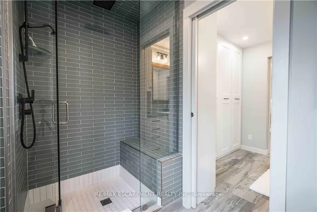 Additional image 23 of 56 Oakley Crt