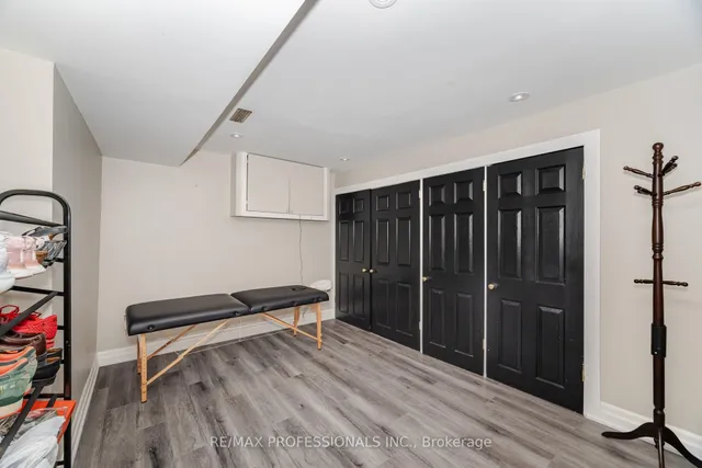 Additional image 32 of 52 Lorraine Cres