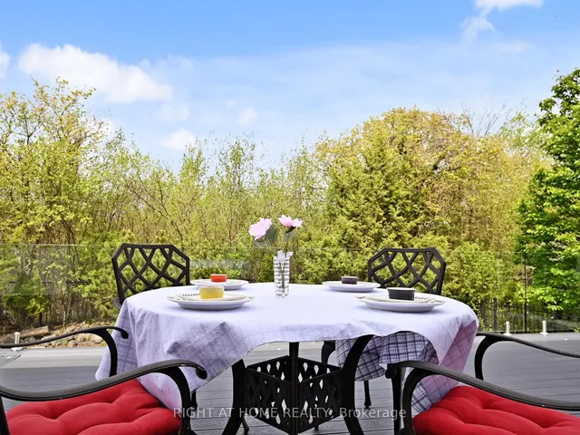 Additional image 38 of 1504 Pinery Cres