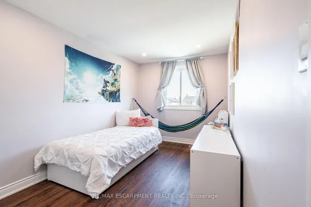 Additional image 32 of 2399 MALCOLM Cres