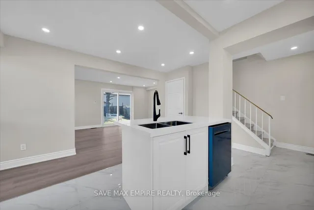 Additional image 9 of 18 Hasting Sq