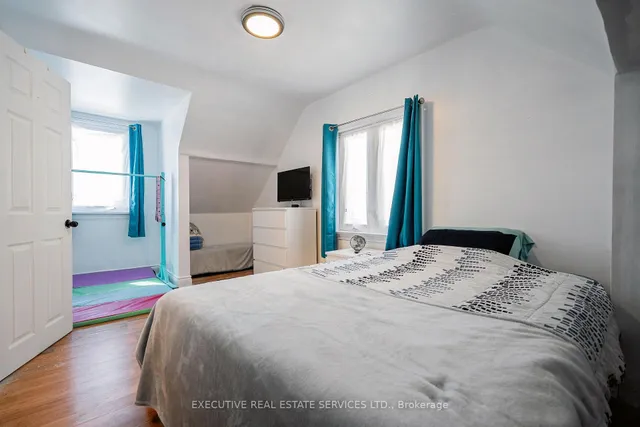 Additional image 23 of 49 Trethewey Dr