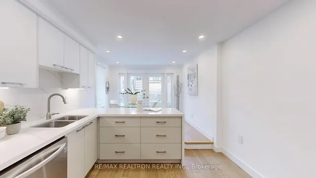 Additional image 14 of 92 Walpole Ave