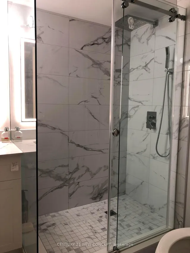 Additional image 9 of 16 Yonge St Unit 1310