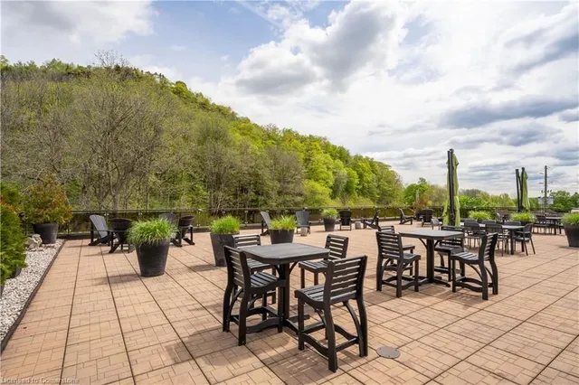 Additional image 27 of 397 King St Unit 213