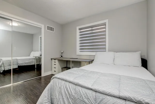 Additional image 24 of 44 Lormel Gate