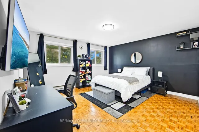 Additional image 14 of 17 Tineta Cres