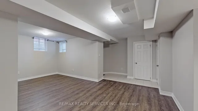 Additional image 40 of 87 Sprucelands Ave