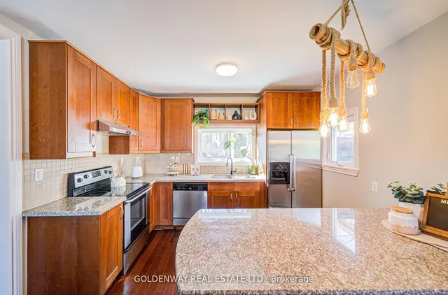 Additional image 17 of 211 Pemberton Ave