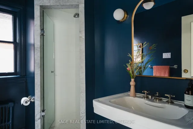 Additional image 26 of 57 Castle Frank Rd