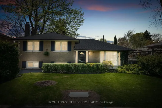 52 Cathedral Bluffs Dr