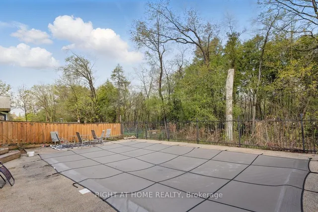 Additional image 47 of 72 Underhill Cres