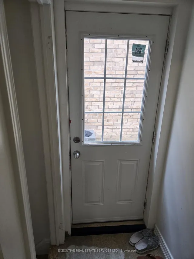 Additional image 28 of 10 Natronia Tr