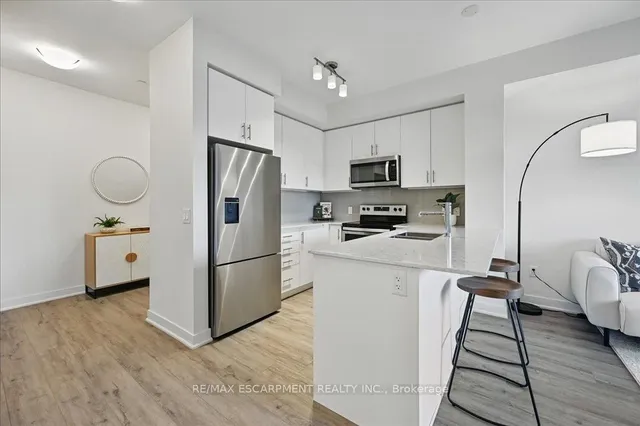 Additional image 7 of 340 PLAINS Rd Unit 102